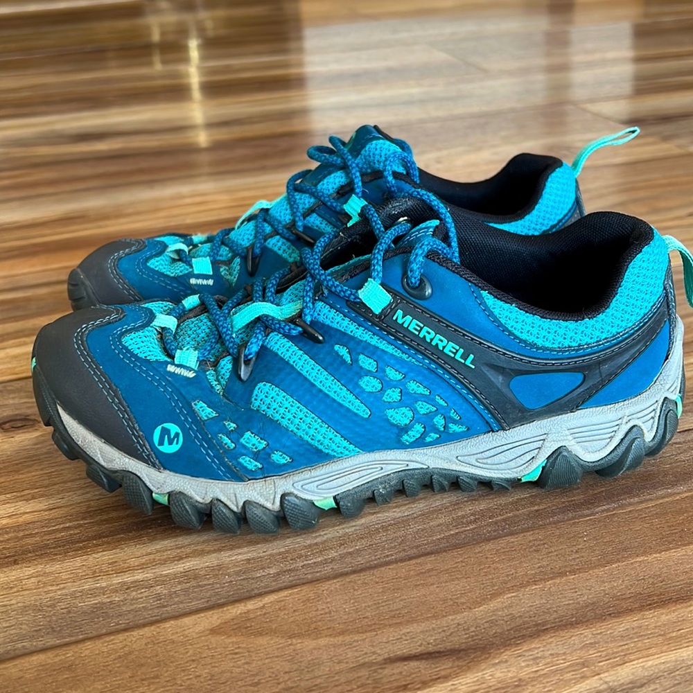 Merrell hiking shoes - women’s size 7.5